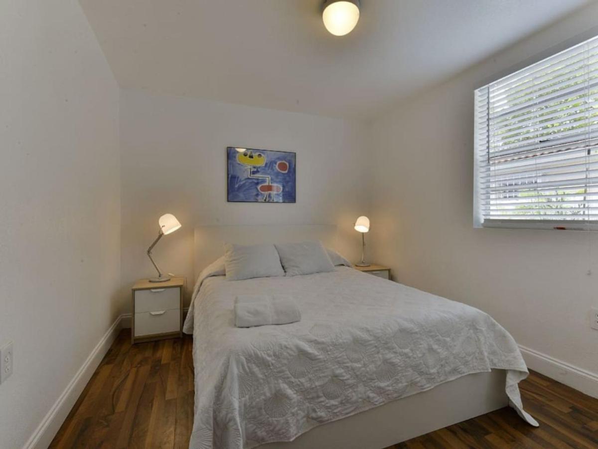 Coral Gables Area Hidden Gem With Private Garden Miami